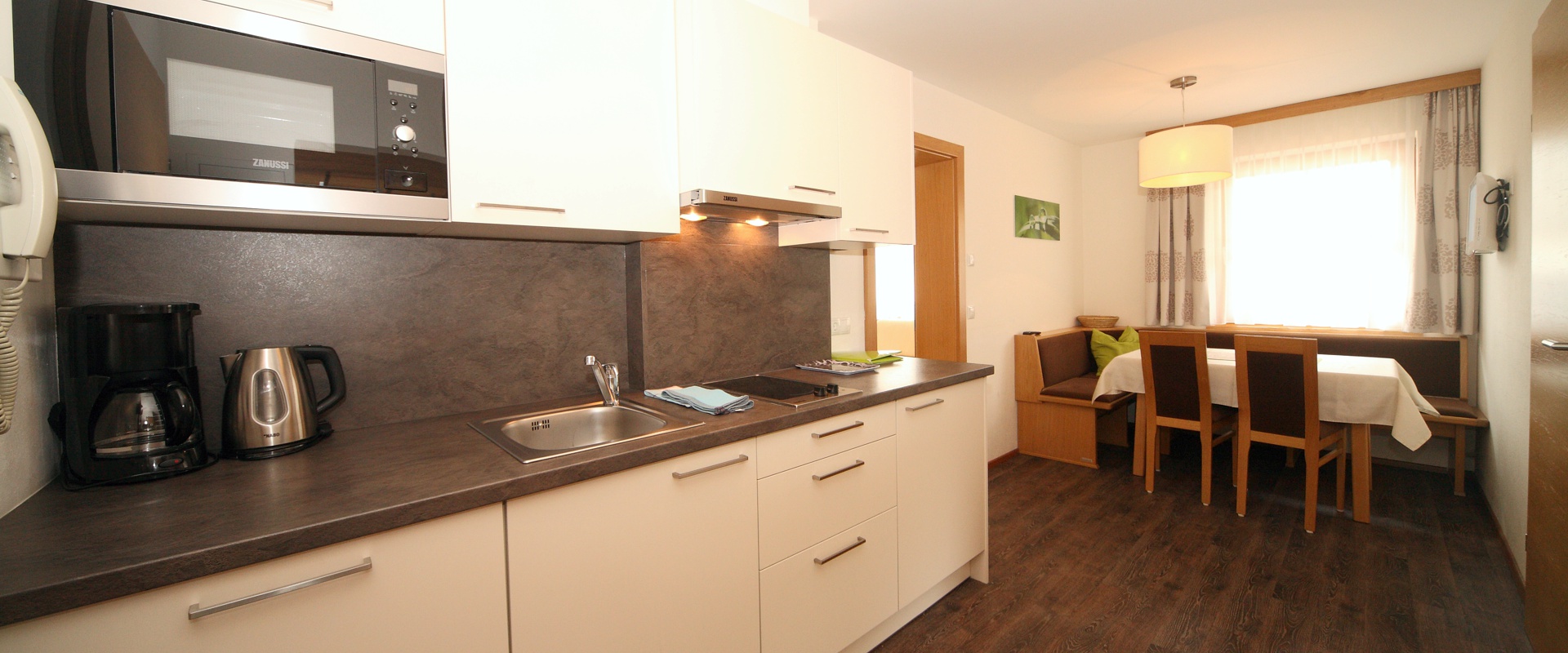 Appartement 4, Haus Kristall